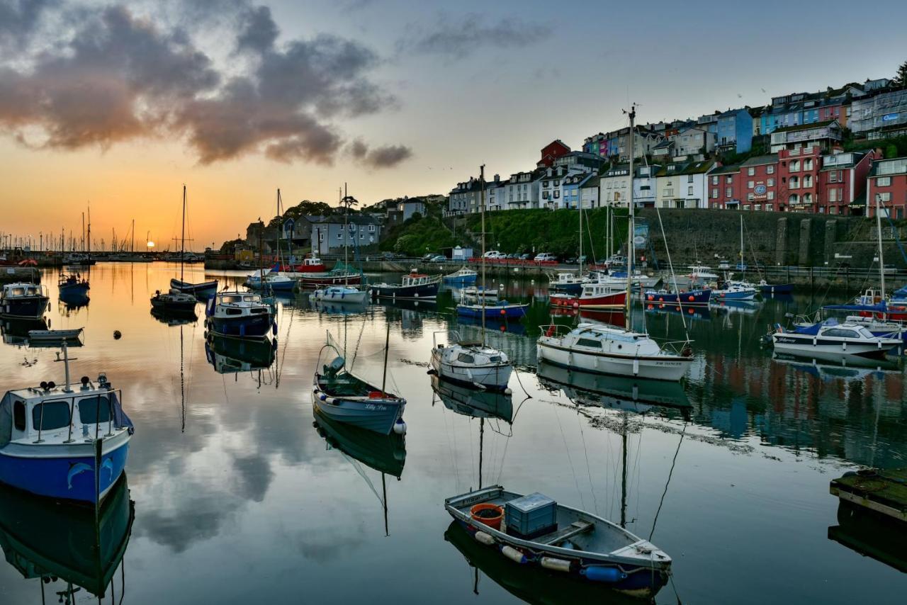 ホテル Harbour View ブリックハム エクステリア 写真